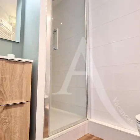 T2 En 1ere Ligne Avec Parking Apartamento Sète