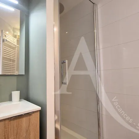 T2 En 1ere Ligne Avec Parking *