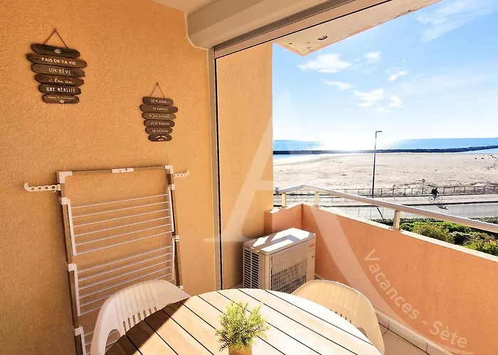 T2 En 1ere Ligne Avec Parking *